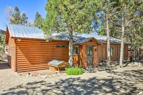 Hatch Retreat With Deck, Grill And Creek Access!