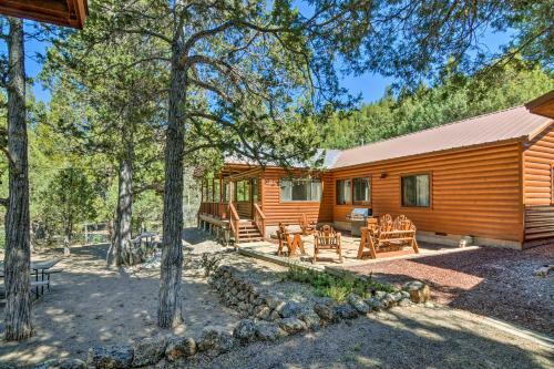 Hatch Retreat With Deck, Grill And Creek Access!
