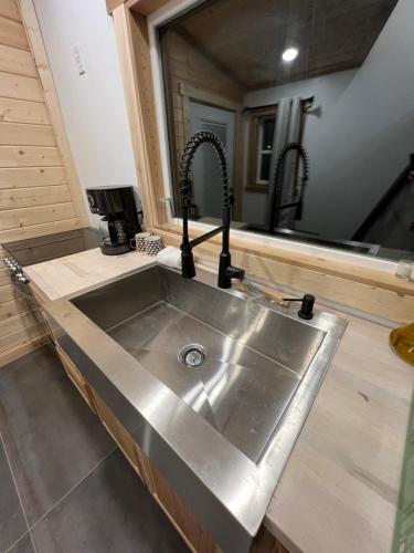 Villa Cozy Orchard Garden Tiny House W Hottub AC Firepit