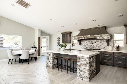 Red Canyon Home, 4bd4ba, Mountain