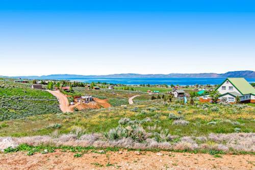 Hilltop Hideaway