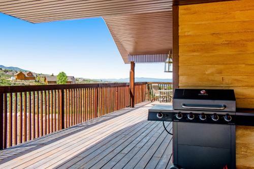 Hilltop Hideaway