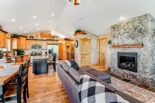 Hilltop Hideaway