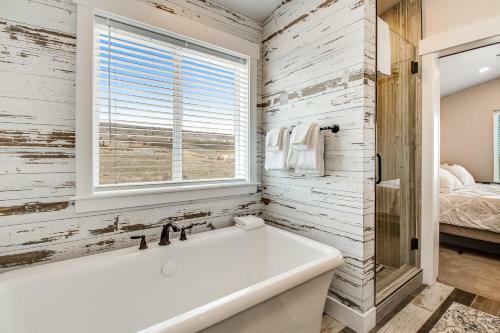 Davis Beach Cabin