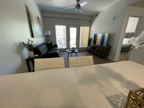 Luxury 1-bedroom Apartment
