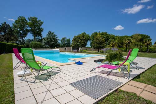 Villa Avec Piscine Proche Royan