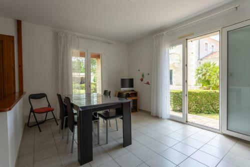 Villa Avec Piscine Proche Royan