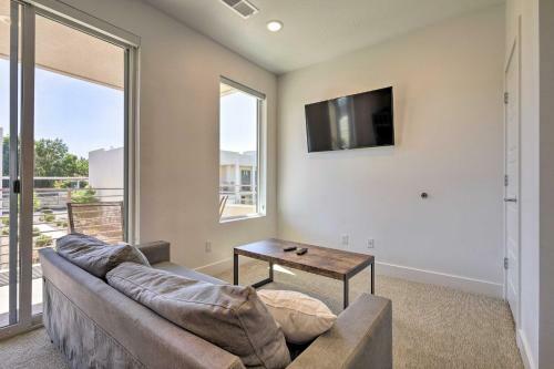 Sunny Resort Townhome And Balcony And Pool Access