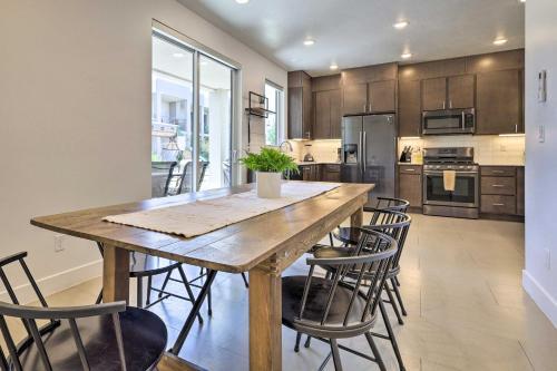 Sunny Resort Townhome And Balcony And Pool Access