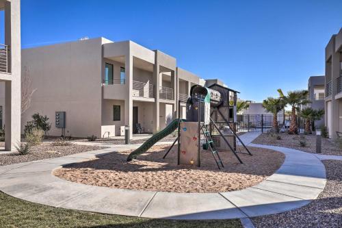 Sunny Resort Townhome And Balcony And Pool Access