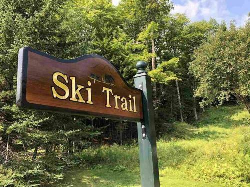 Mt Snow Ski Back Trail Free Shuttle Green Mountain Den