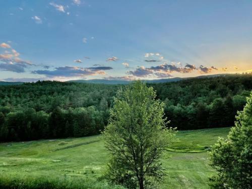 Villa Tuscan Luxury In Vermont - Private 25 Acres, Views