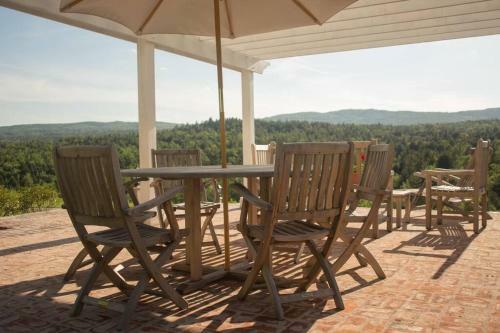 Villa Tuscan Luxury In Vermont - Private 25 Acres, Views