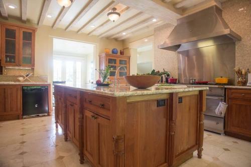 Villa Tuscan Luxury In Vermont - Private 25 Acres, Views