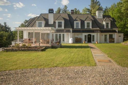 Villa Tuscan Luxury In Vermont - Private 25 Acres, Views