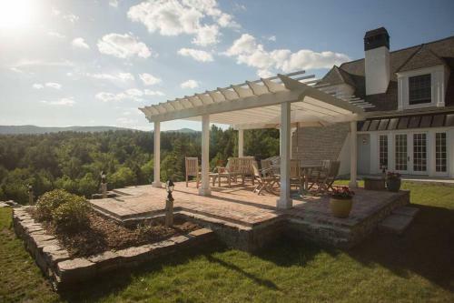 Villa Tuscan Luxury In Vermont - Private 25 Acres, Views