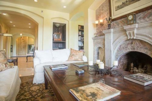 Villa Tuscan Luxury In Vermont - Private 25 Acres, Views