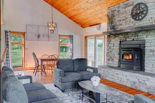 Charlie's Cabin Cabin