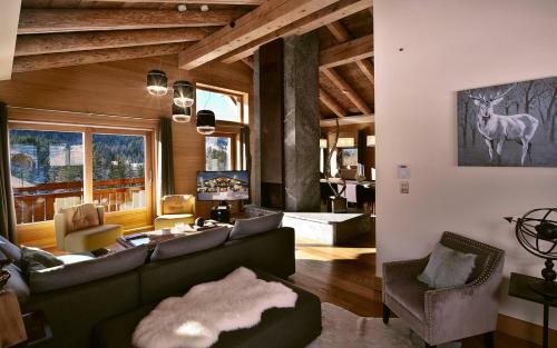 Chalet Rock And Stars