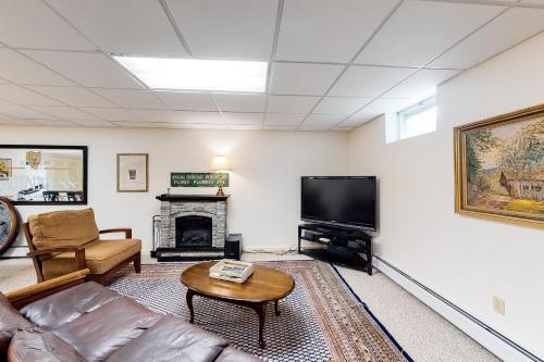 Higgins Lodge
