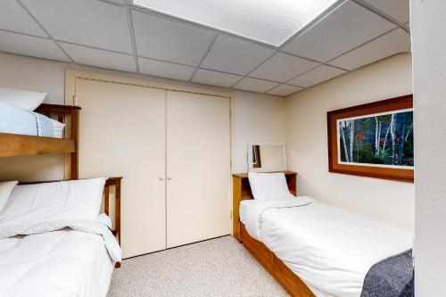 Higgins Lodge