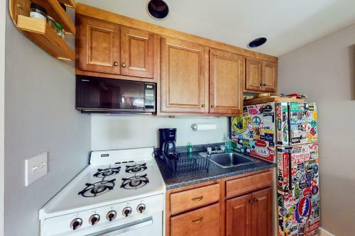 Center Village #203