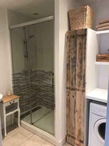 G�te Du Rossignol Entre Lac Et For�t