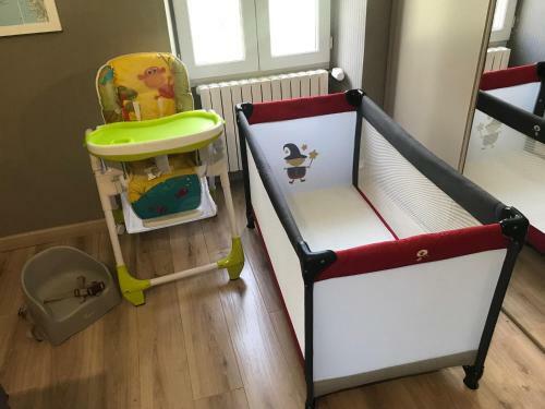 G�te Du Rossignol Entre Lac Et For�t
