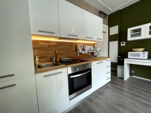 La Room: Seaside Apartment + Terrace + Parking
