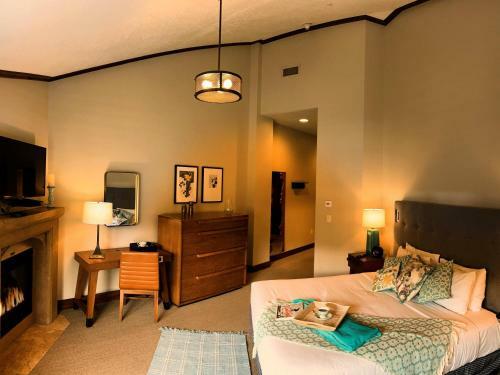Hotel Classic Canyons Combo