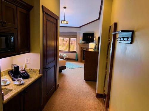 Hotel Classic Canyons Combo