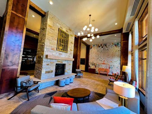 Hotel Classic Canyons Combo