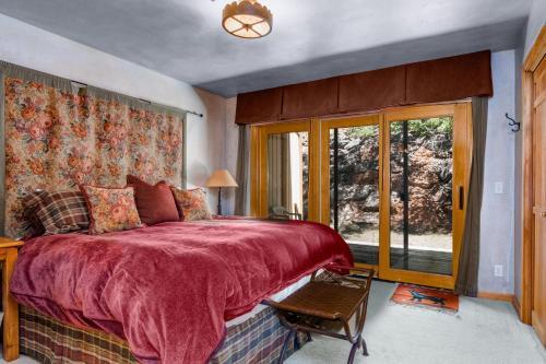 Little Belles Mountain Retreat