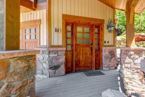 Little Belles Mountain Retreat