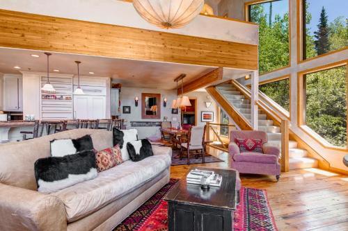 Little Belles Mountain Retreat