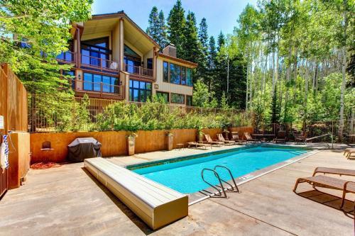 Little Belles Mountain Retreat