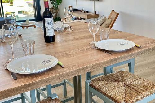 Beautiful Villa Sleeps 6 With Pool