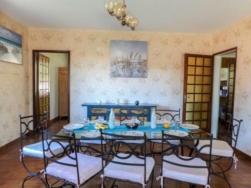 Apartment Doucham�a