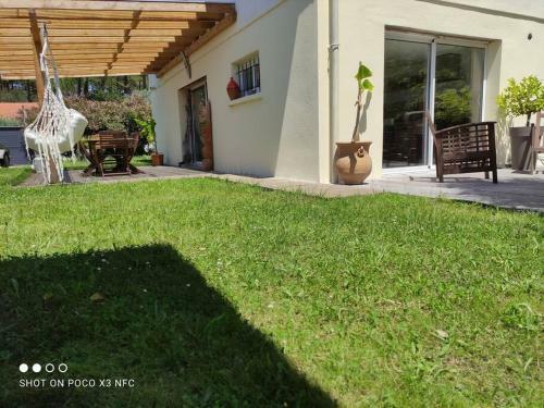 Maison Climatis�e Avec Grand Jardin