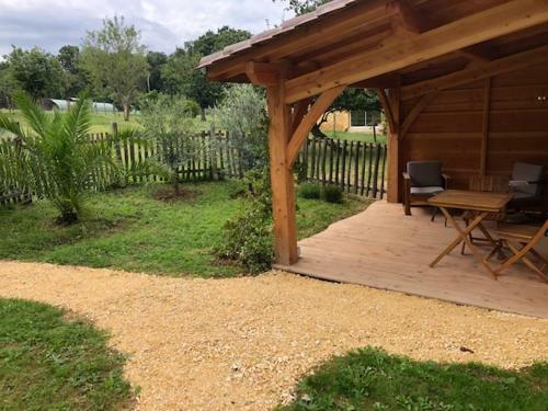 Bed & Breakfast La Ferme De Sirguet - Cabane Jardin & Spa