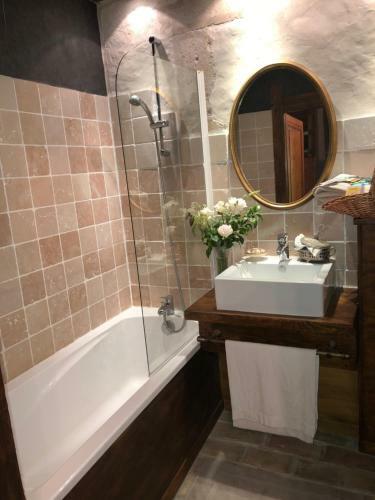 Hostal Domaine Du Tr�s-haut