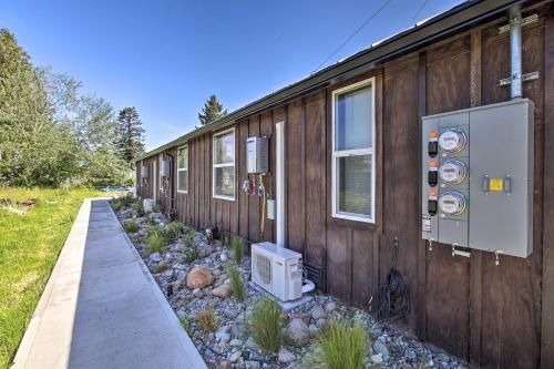 Cozy Buckley Apartment With Mount Rainer View!