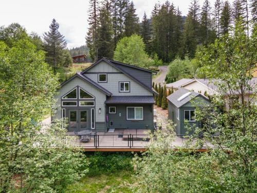 River House Retreat Home
