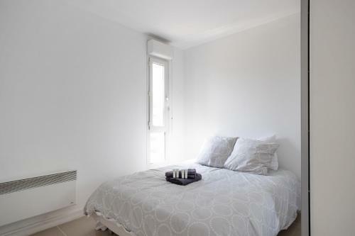 Nice Apartment With Large Terrasse And Parking Spot - Mont�vrain - Welkeys