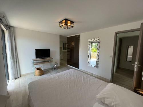 Spacious Holiday Home In Monticello With Private Pool