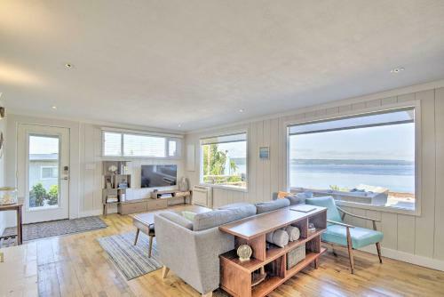Villa Chic Hansville Getaway Near Beach And Trail!