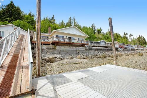 Hood Canal Hideaway