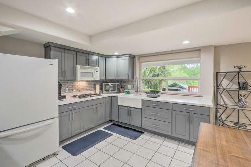 Spacious Kent Home Great For Large Families!
