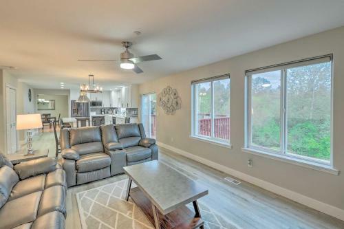 Spacious Kent Home Great For Large Families!