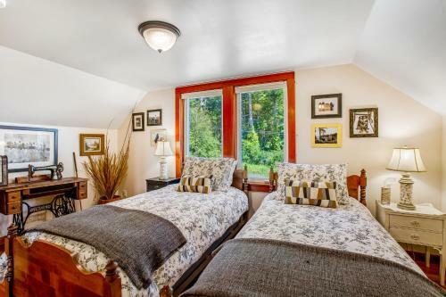 Buzz & Christa's Beach House